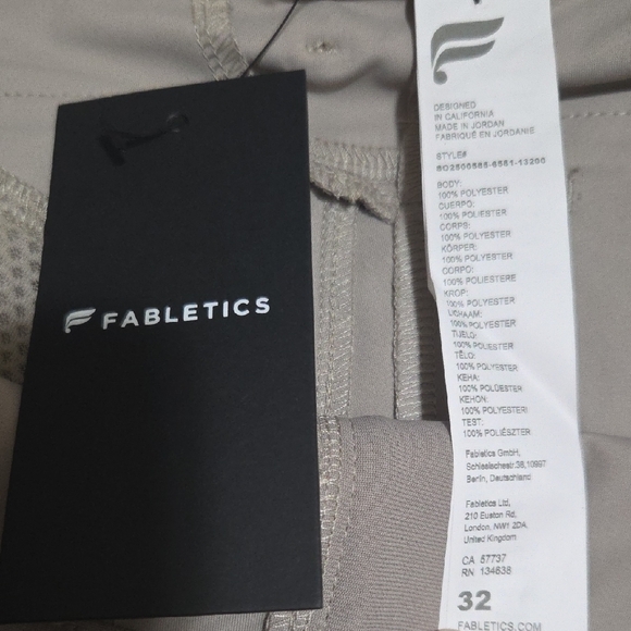 *NWT* Fabletics The Don 8" Inseam Shorts - Men's Khaki, Size 32 - Picture 2 of 11